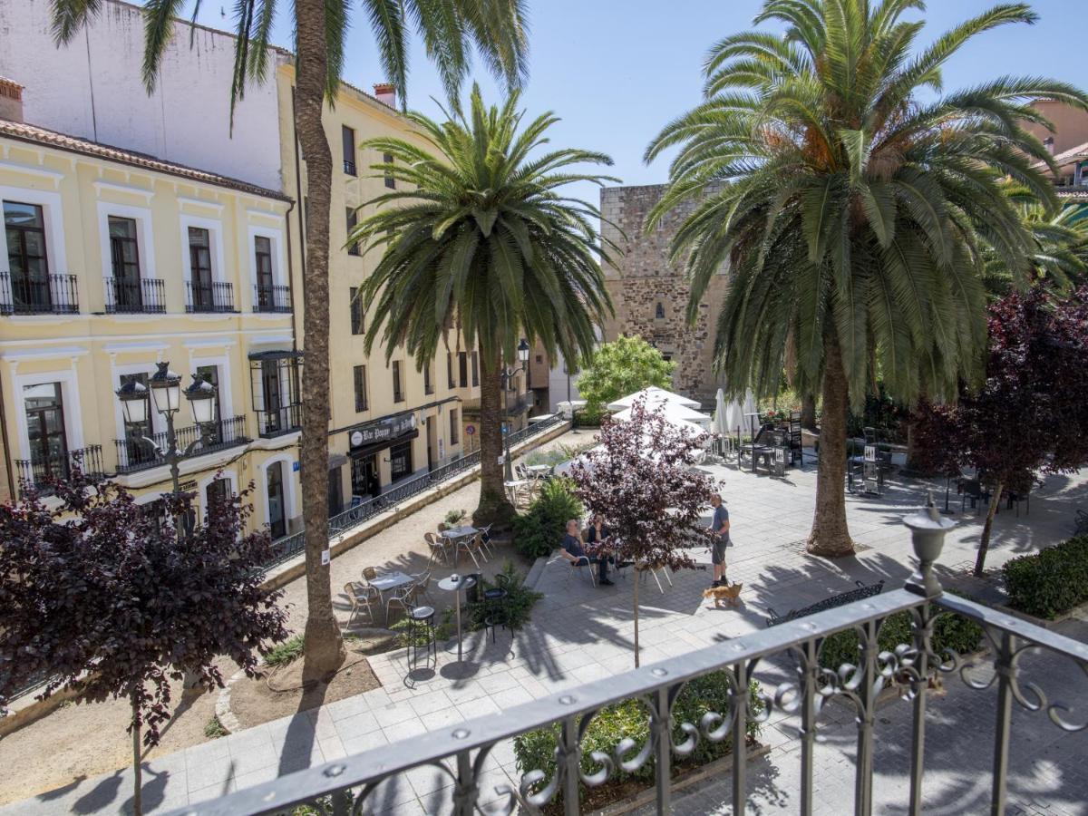 Elegante Apartamento Para 5 En El Centro De Caceres Con Wifi Eksteriør billede