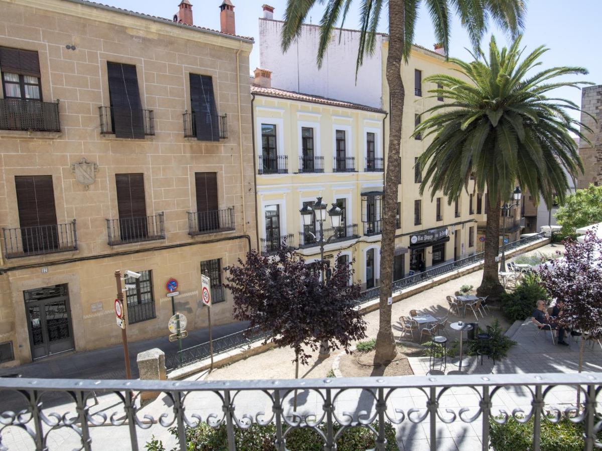 Elegante Apartamento Para 5 En El Centro De Caceres Con Wifi Eksteriør billede