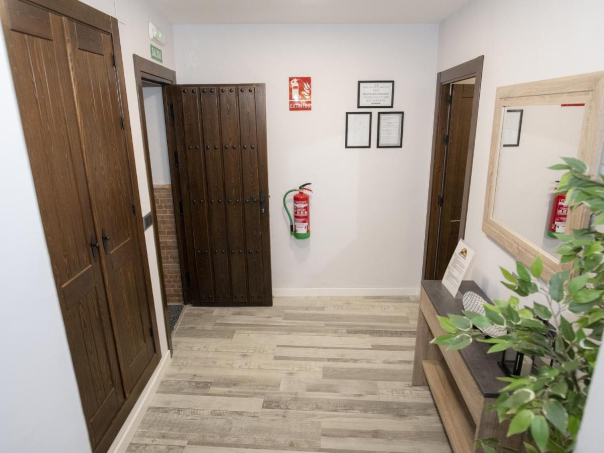 Elegante Apartamento Para 5 En El Centro De Caceres Con Wifi Eksteriør billede
