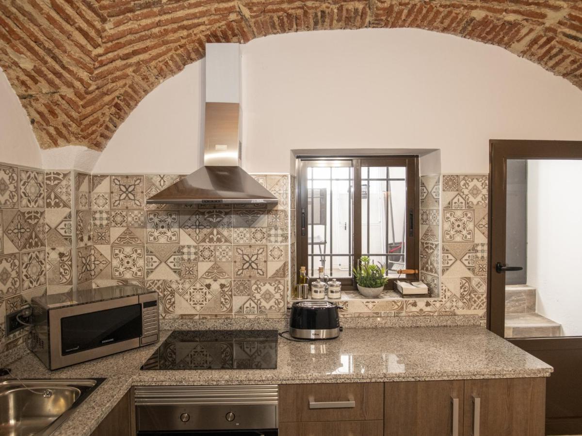 Elegante Apartamento Para 5 En El Centro De Caceres Con Wifi Eksteriør billede