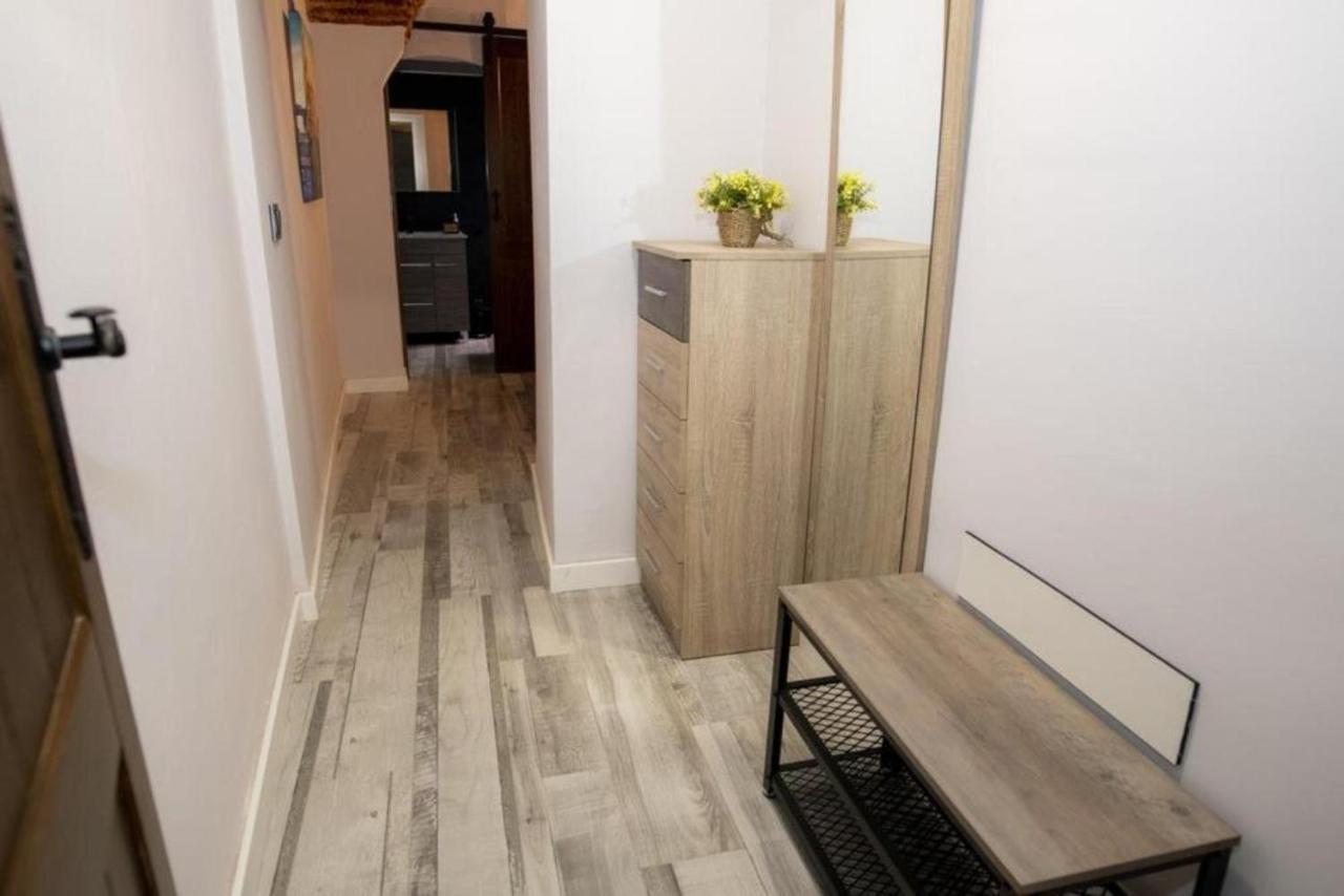 Elegante Apartamento Para 5 En El Centro De Caceres Con Wifi Eksteriør billede
